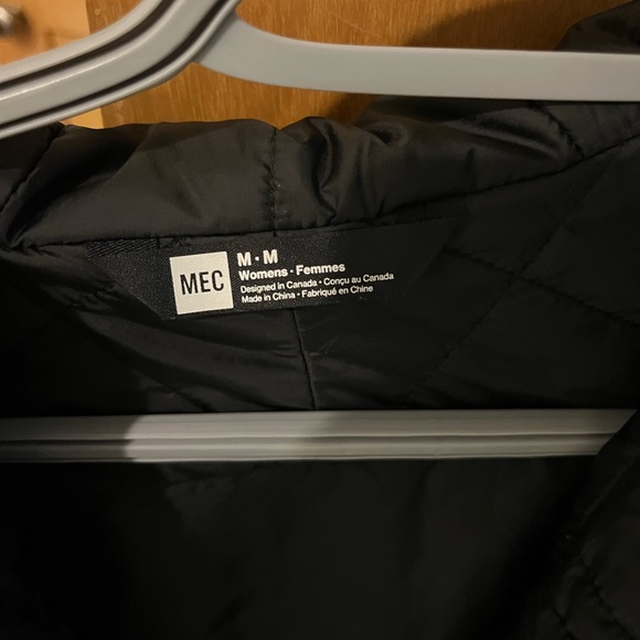 MEC aura jacket - women’s medium - Picture 2 of 3